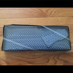 Vineyard Vines Cummerbund and bow tie set